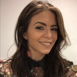 Meet your Posher, Elizabeth